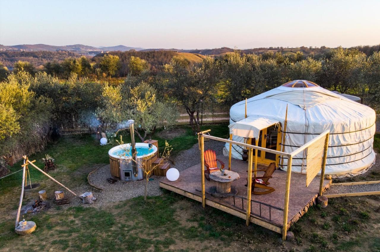2 Cuori E 1 Yurta Glamping In Tuscany - Adults Only Ашано Екстериор снимка